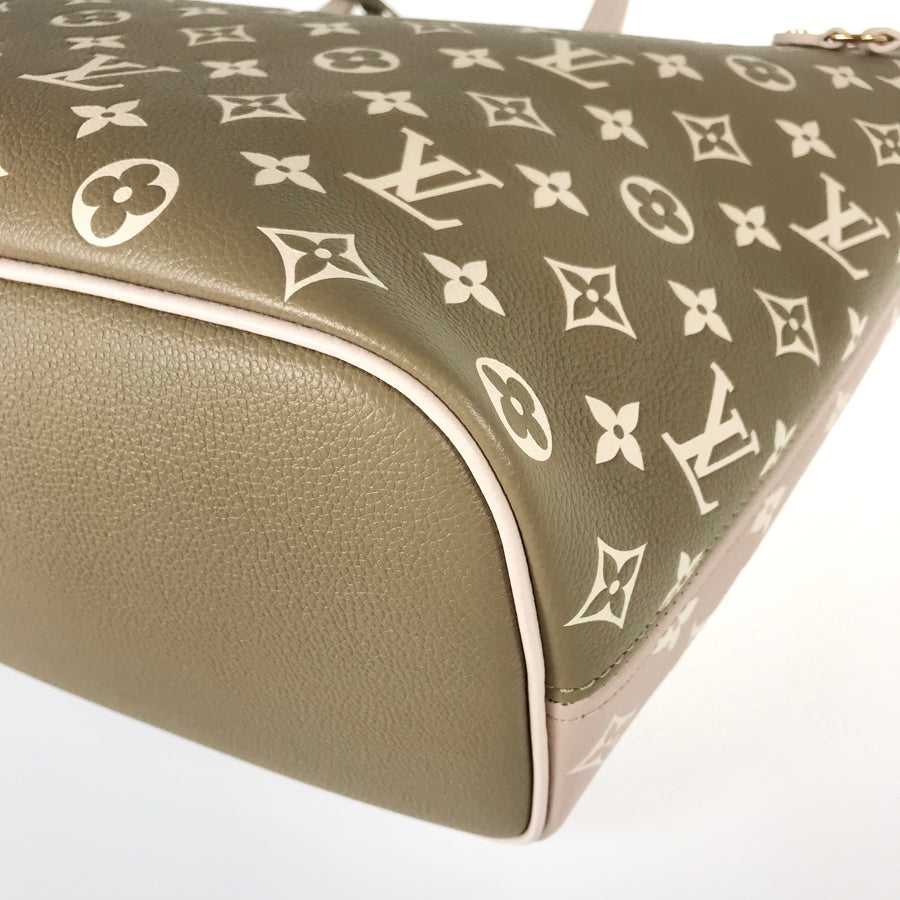 LOUIS VUITTON Tote Bag