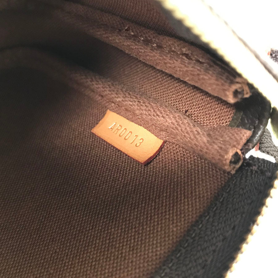 LOUIS VUITTON Pouch