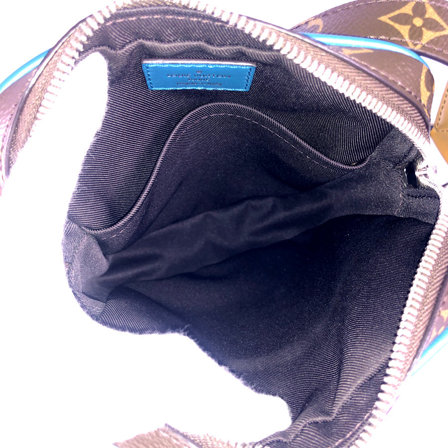 LOUIS VUITTON Shoulder Bag