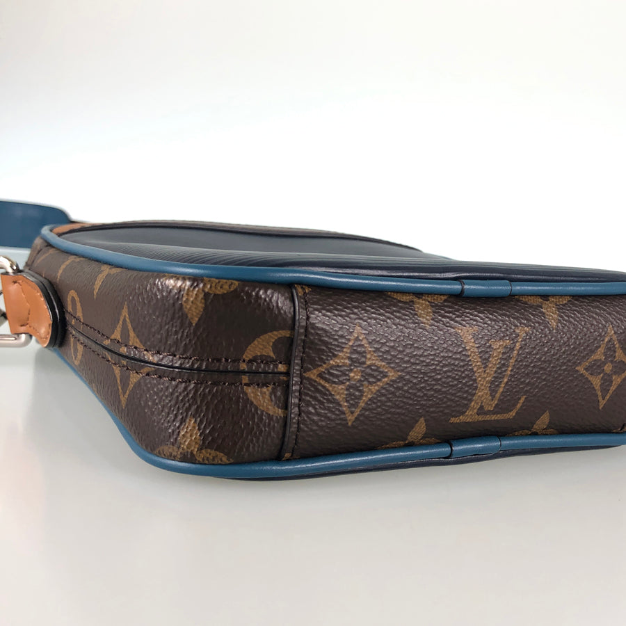 LOUIS VUITTON Shoulder Bag