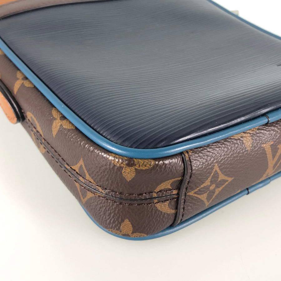 LOUIS VUITTON Shoulder Bag