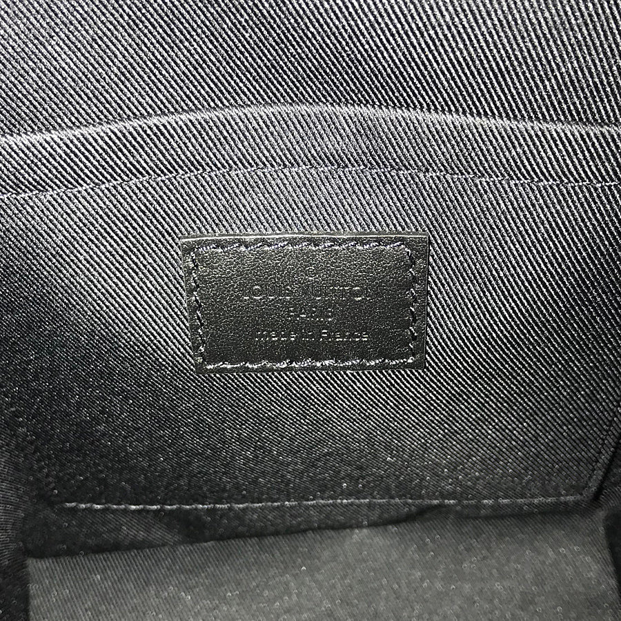 LOUIS VUITTON M57966 Shoulder bag