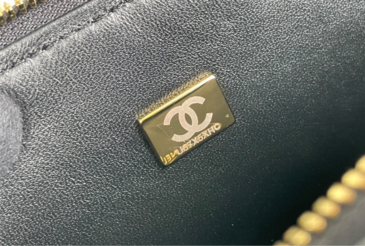 New woman Chanel bag