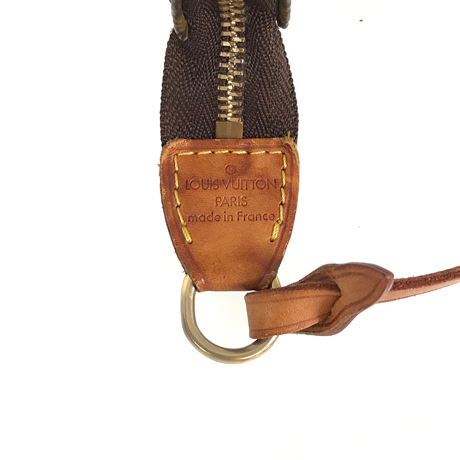 LOUIS VUITTON Pouch