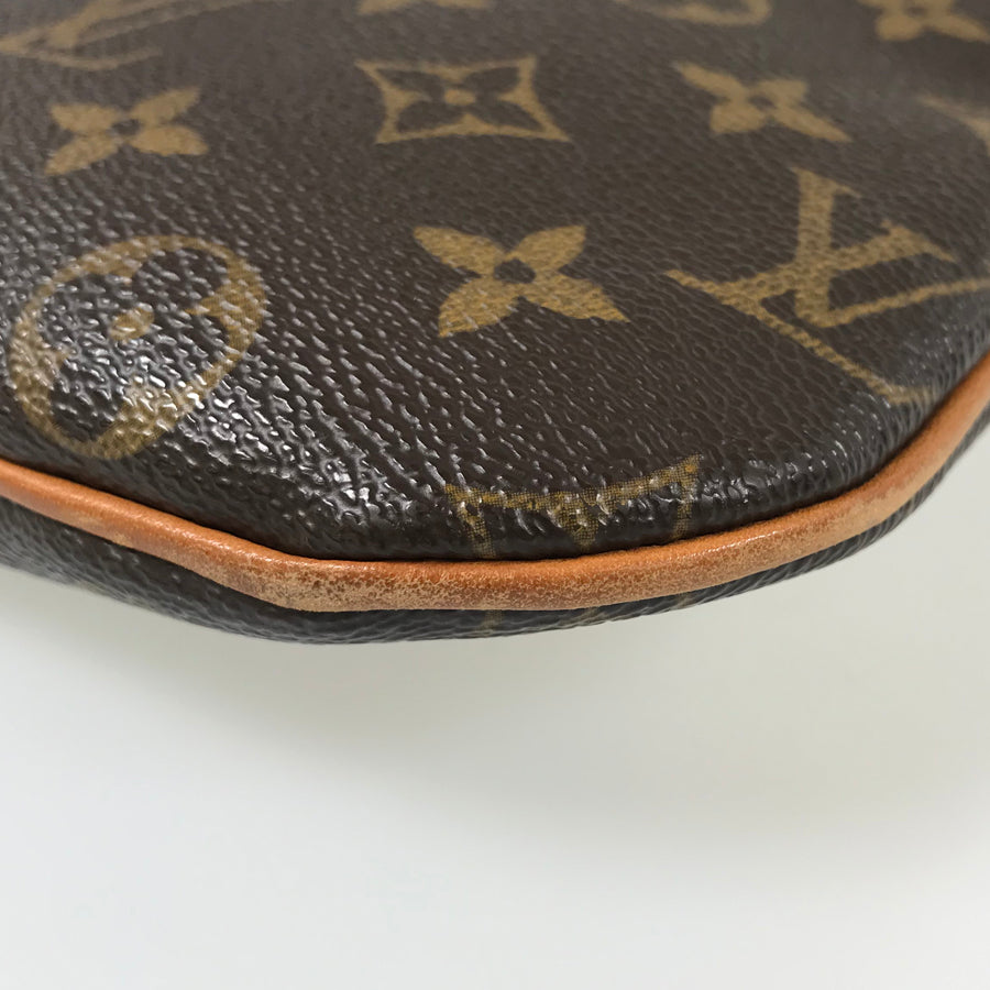 LOUIS VUITTON Monogram Pochette Bosphore M40044 Shoulder bag