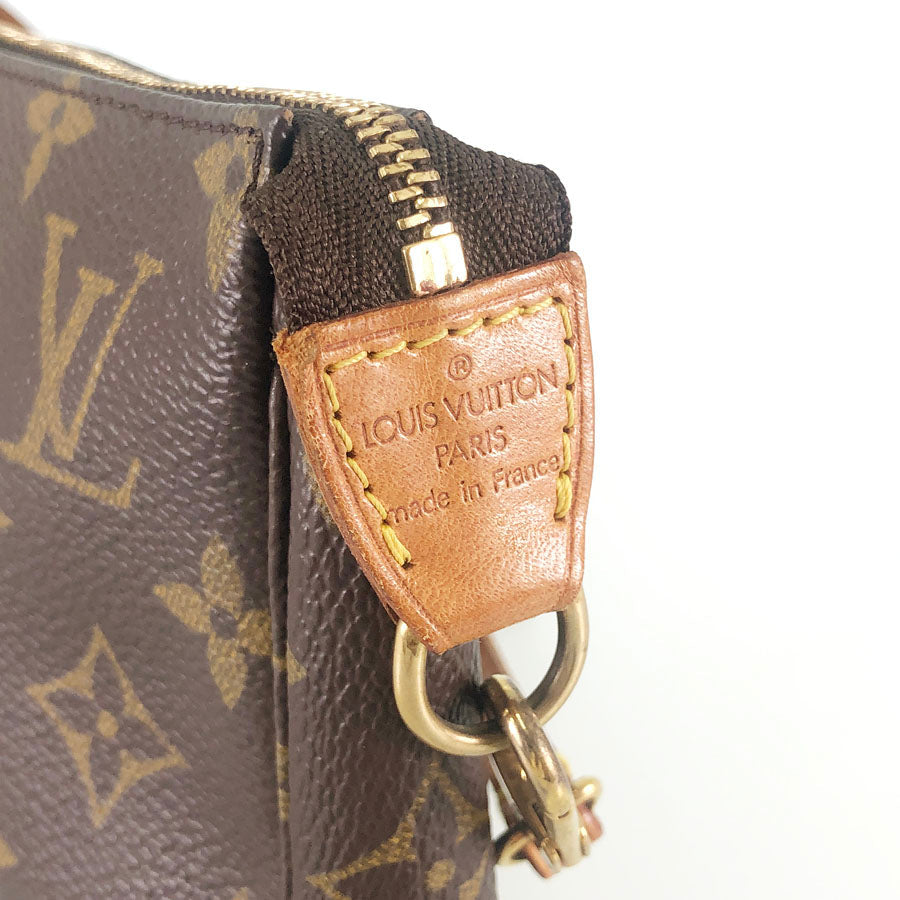 LOUIS VUITTON Pouch