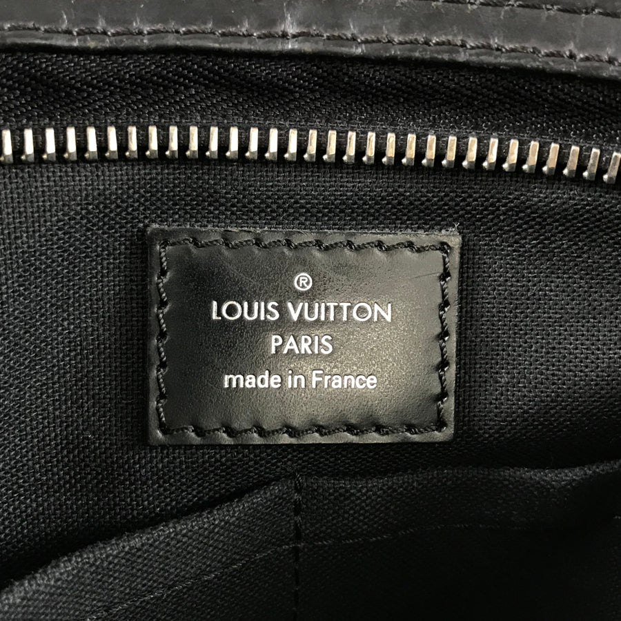 LOUIS VUITTON Shoulder Bag