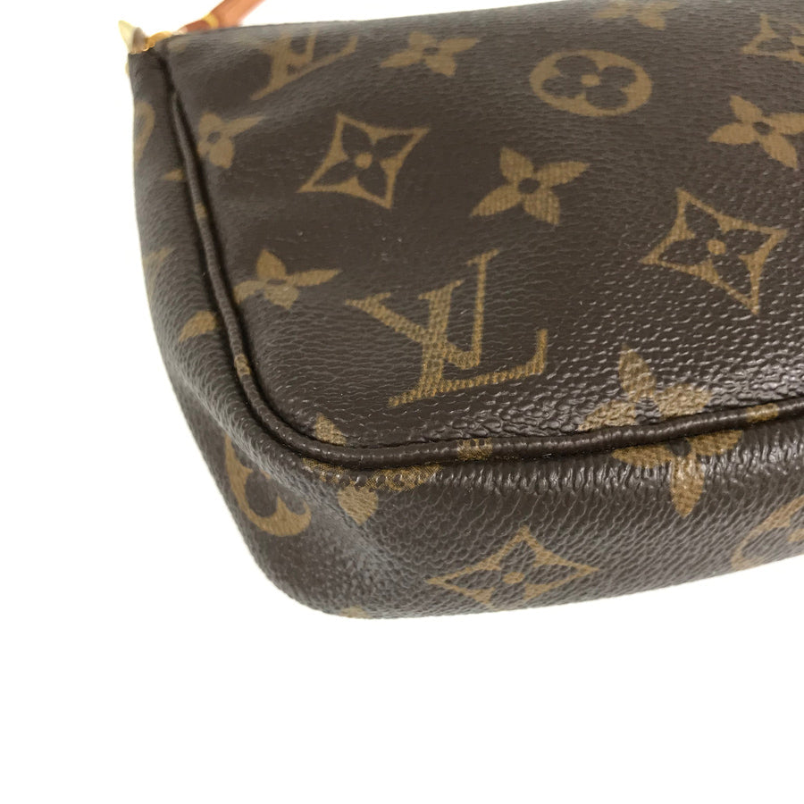 LOUIS VUITTON Pouch