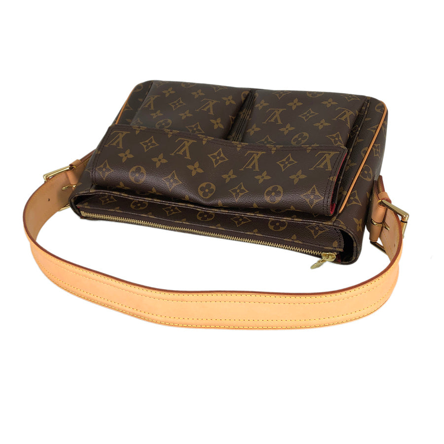 LOUIS VUITTON Shoulder Bag
