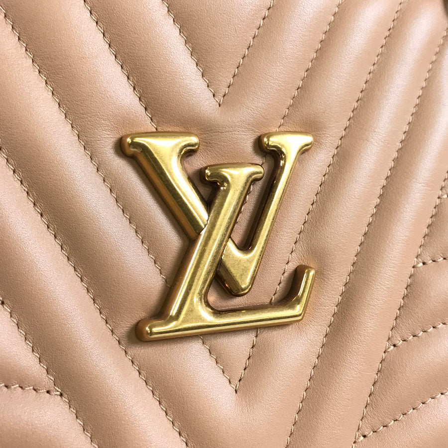 LOUIS VUITTON New Wave Chain Tote M53900 Tote bag