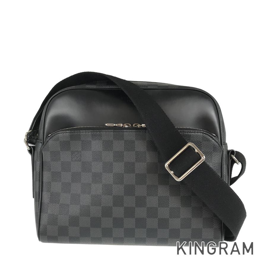 LOUIS VUITTON Shoulder Bag