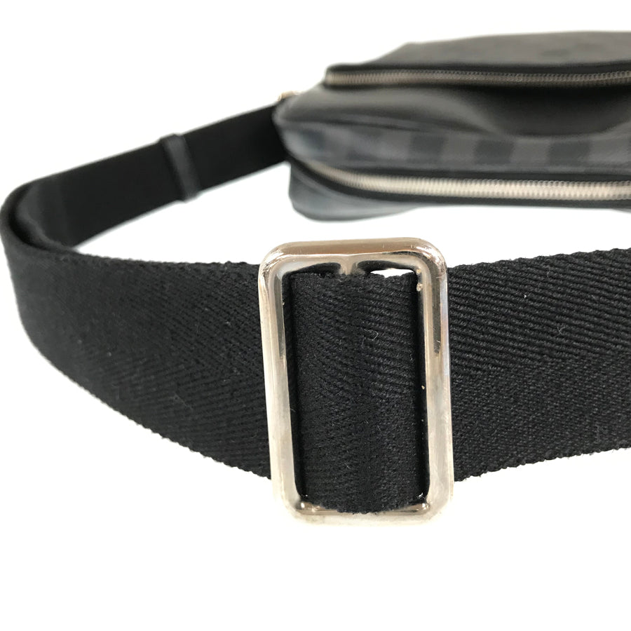 LOUIS VUITTON Shoulder Bag