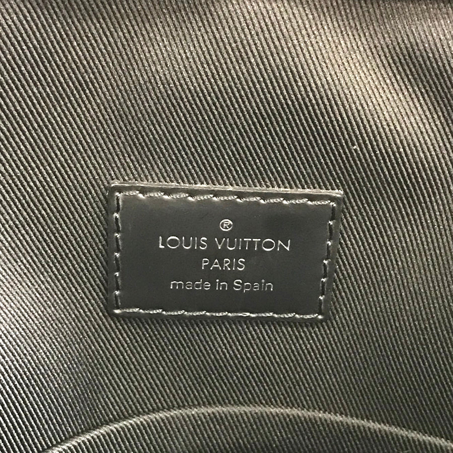 LOUIS VUITTON Shoulder Bag