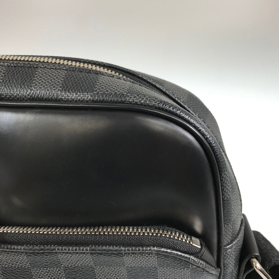 LOUIS VUITTON Shoulder Bag