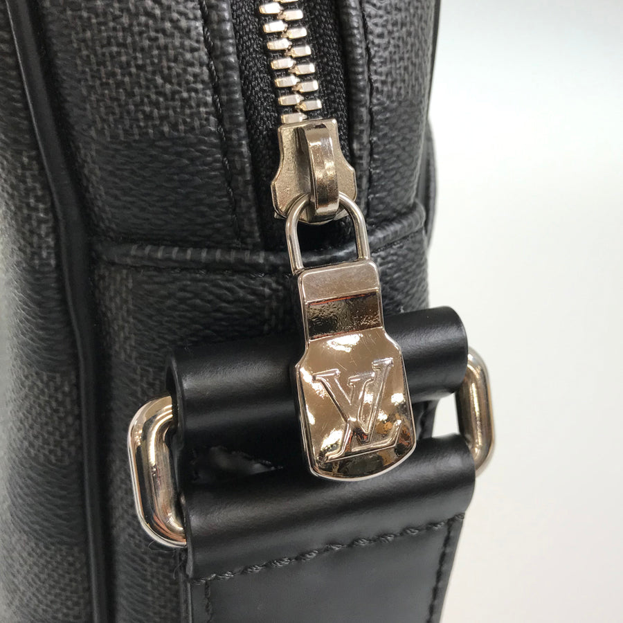 LOUIS VUITTON Shoulder Bag