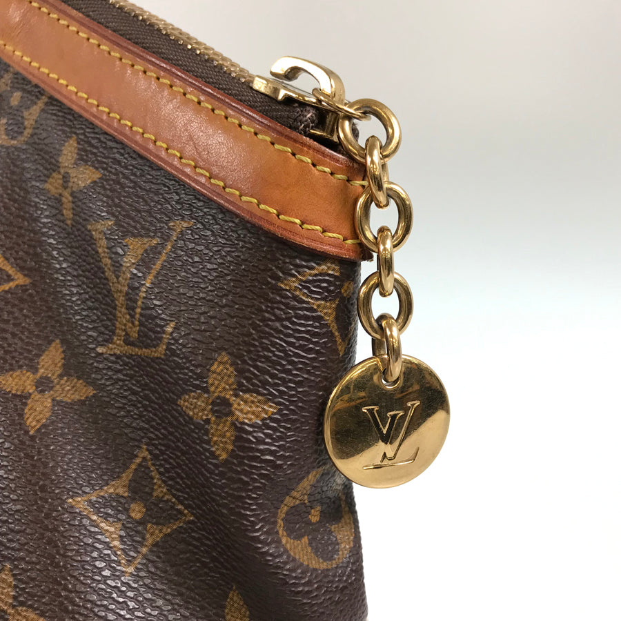 LOUIS VUITTON Tote Bag