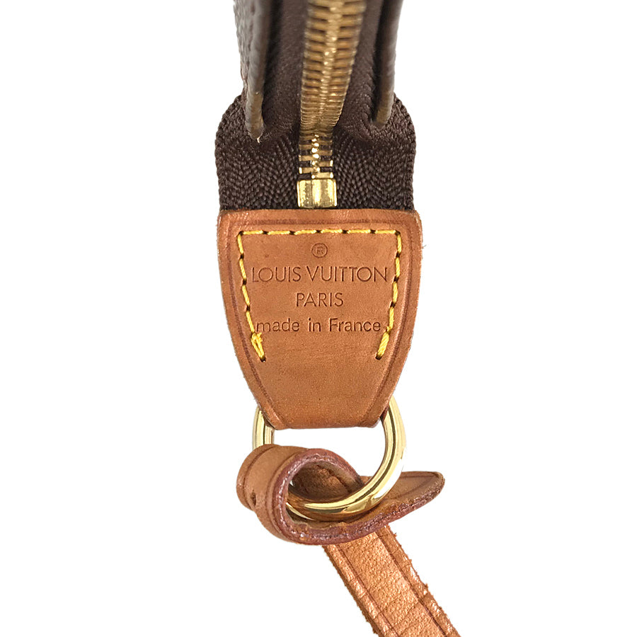 LOUIS VUITTON Pouch