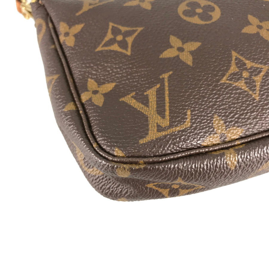 LOUIS VUITTON Pouch