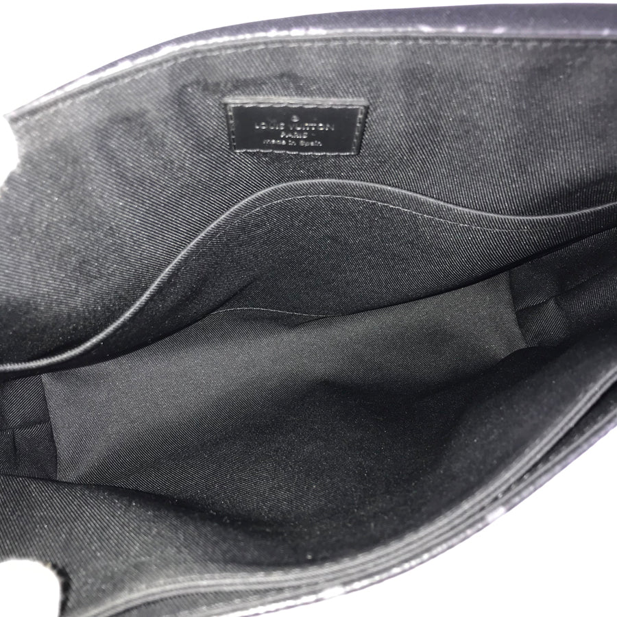 LOUIS VUITTON Monogram Eclipse District PM NM Messenger Shoulder Bag