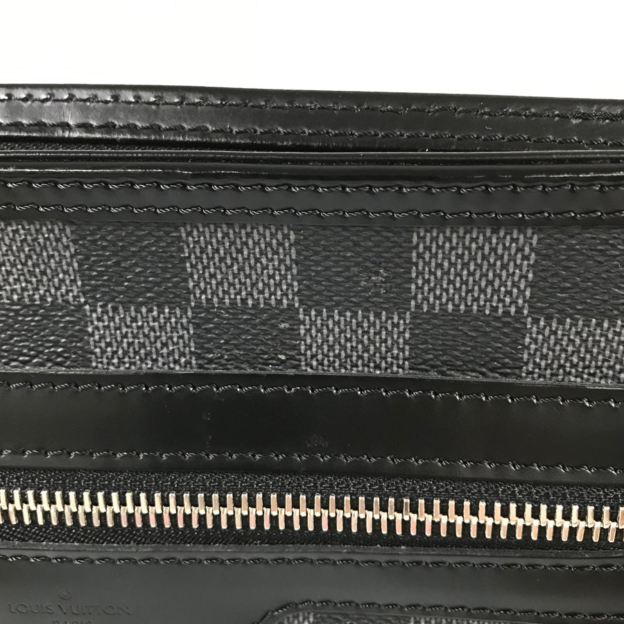 LOUIS VUITTON Damier Graphite Tomas N58028 Shoulder bag