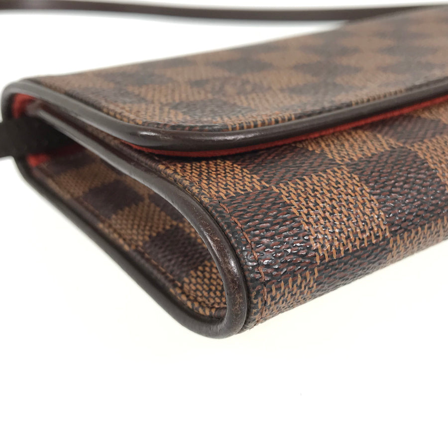 LOUIS VUITTON Shoulder Bag