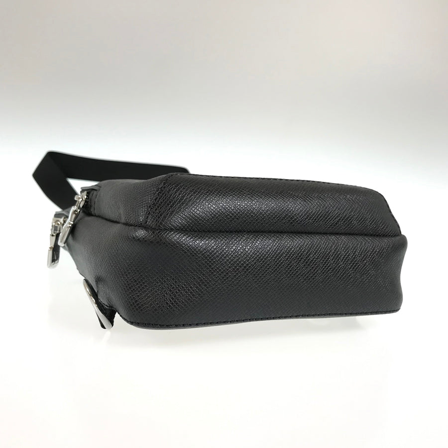 LOUIS VUITTON Taiga body bag