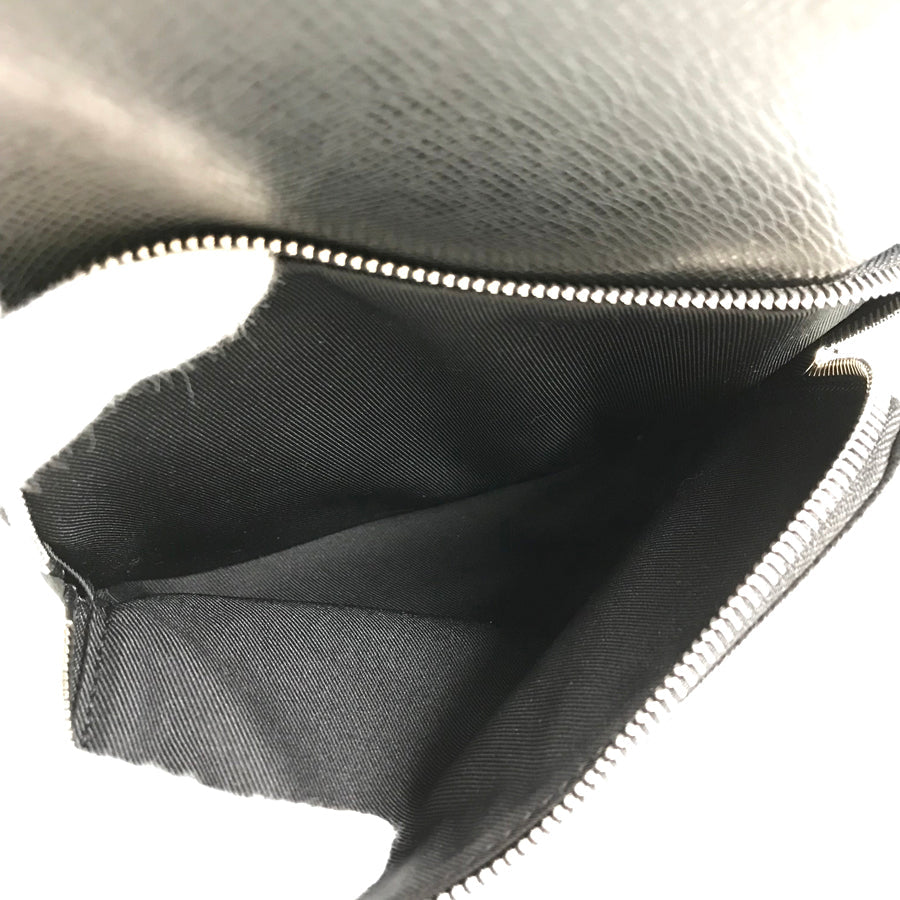 LOUIS VUITTON Taiga body bag