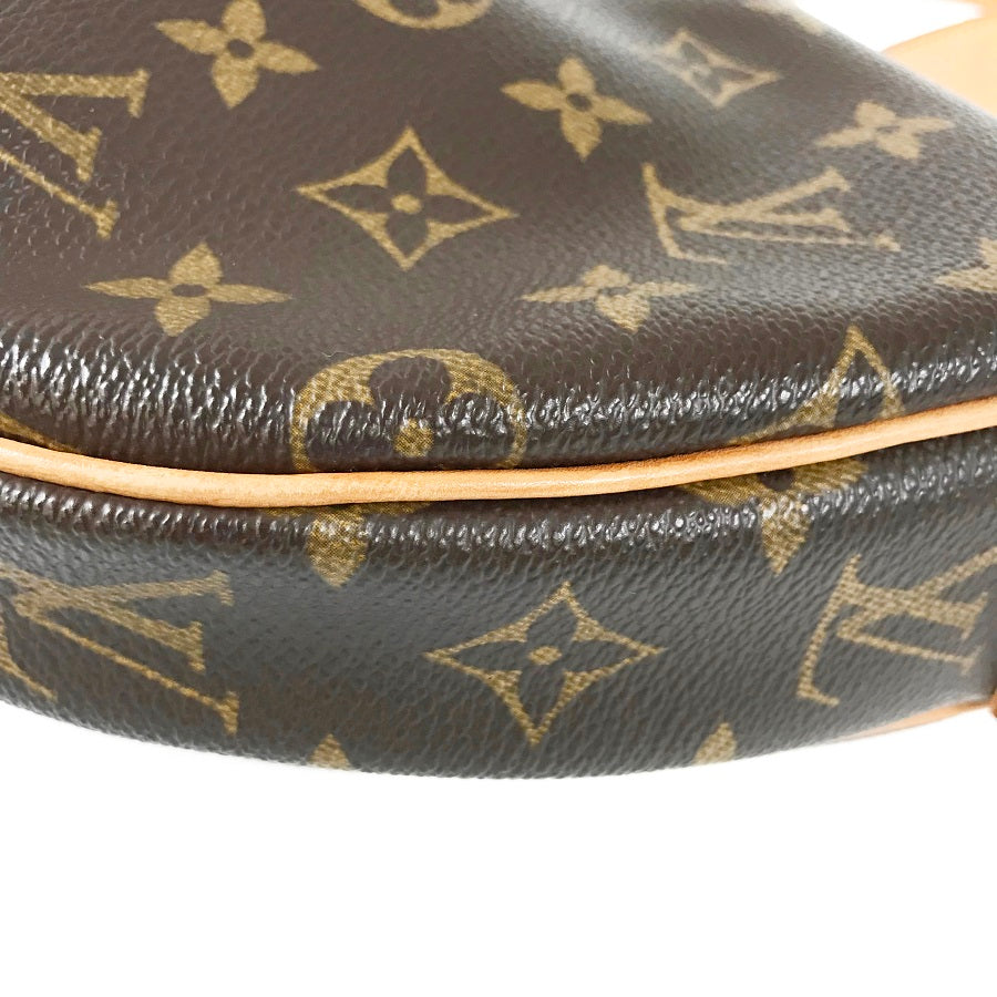 LOUIS VUITTON Monogram croissant MM Shoulder Bag