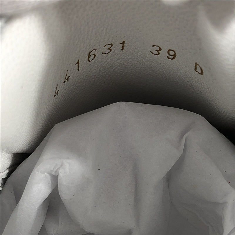 BF - AQ Sneakers - 239