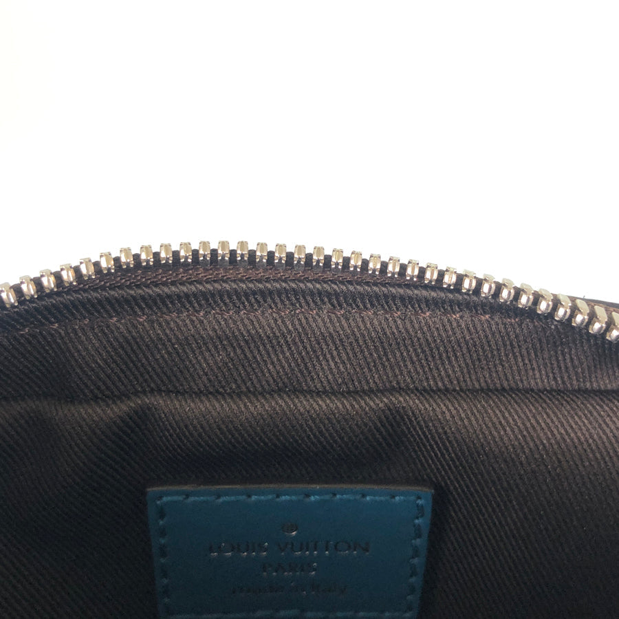 LOUIS VUITTON Shoulder Bag