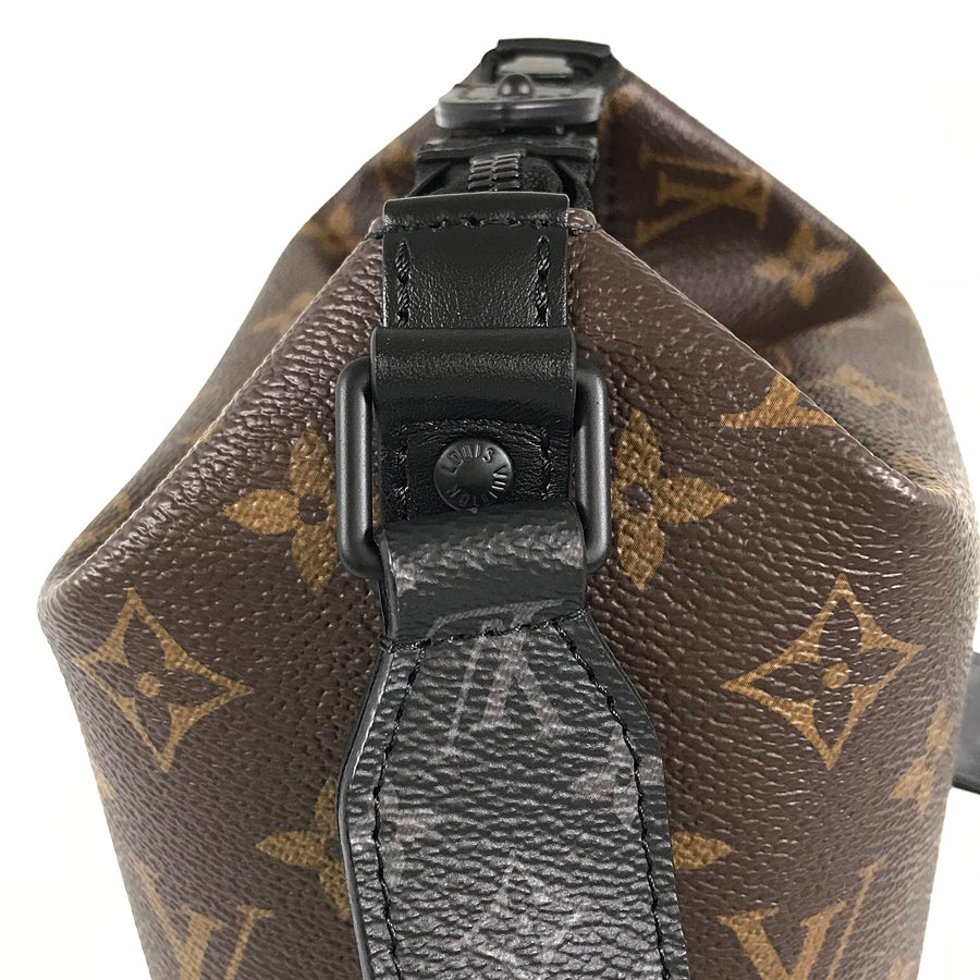LOUIS VUITTON M57966 Shoulder bag