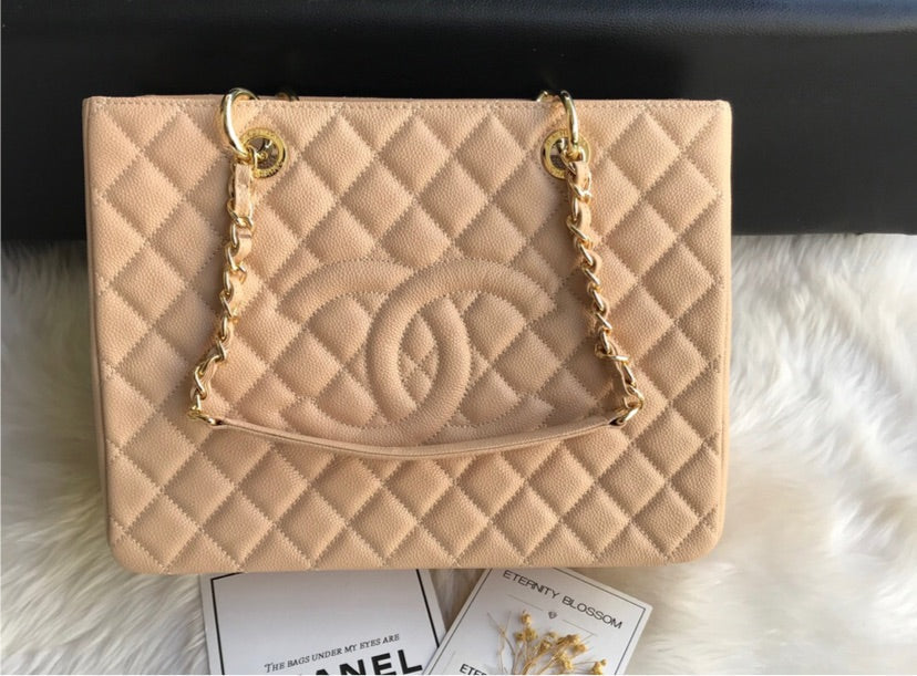 Chanel woman Shoulder bag