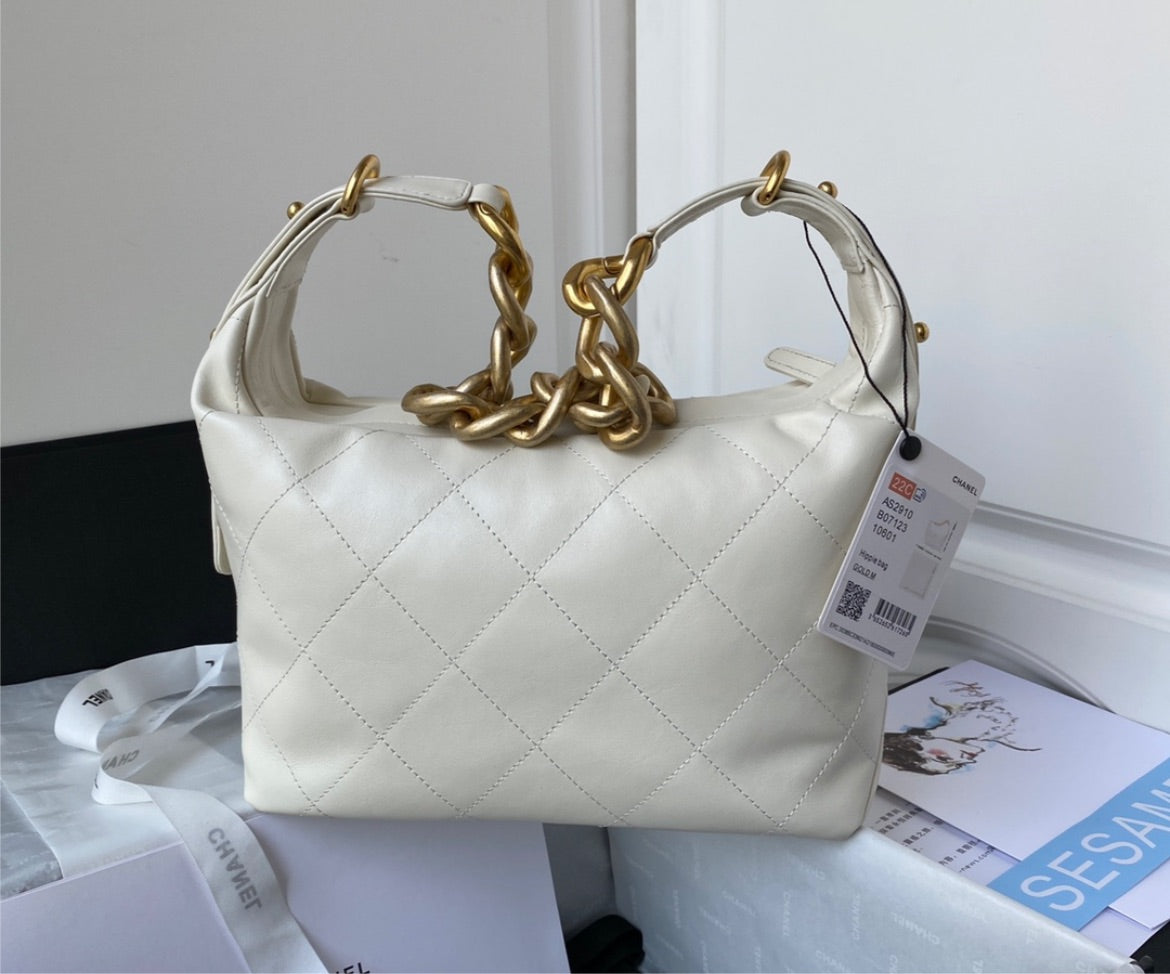 New leather Chanel woman handbag
