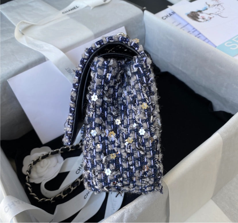 New Chanel woman shoulder handbag