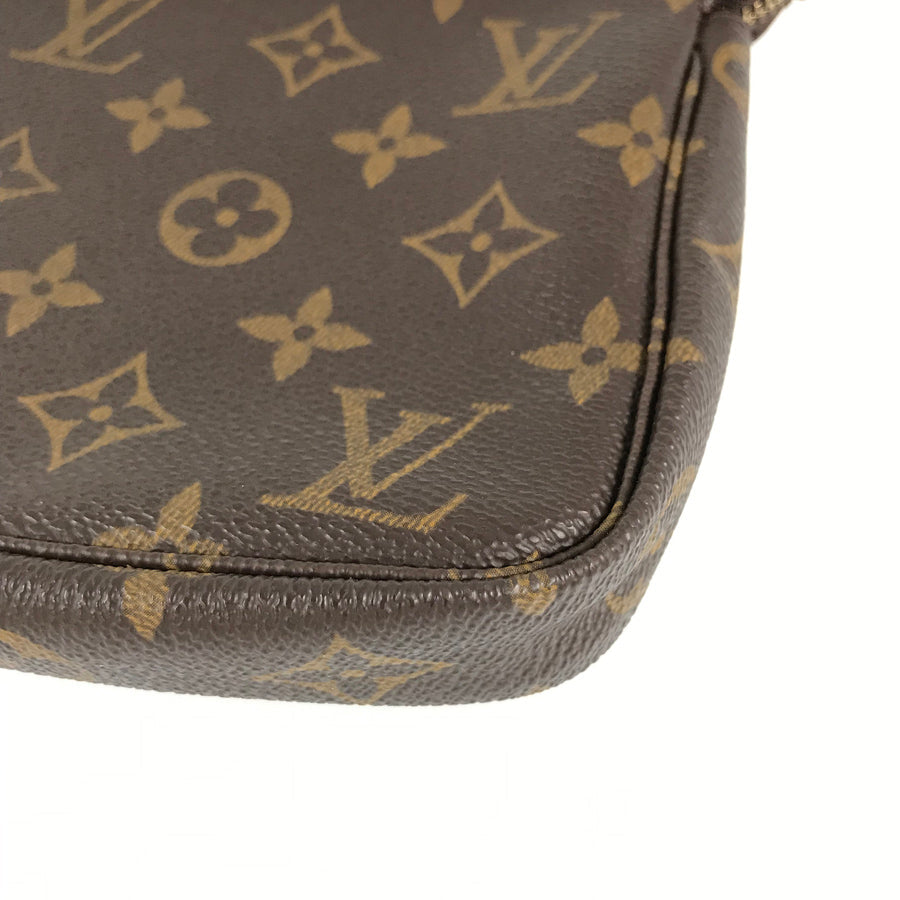 LOUIS VUITTON Pouch