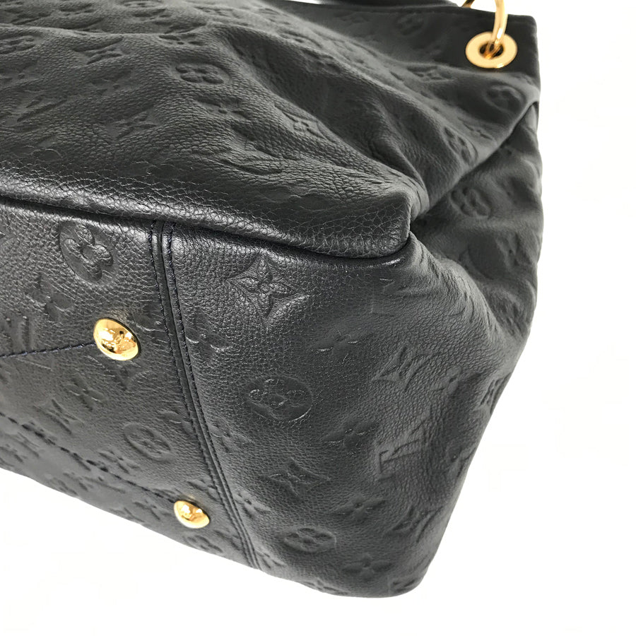 LOUIS VUITTON Artsy MM in Monogram Emplant Semi-Shoulder Shoulder Bag