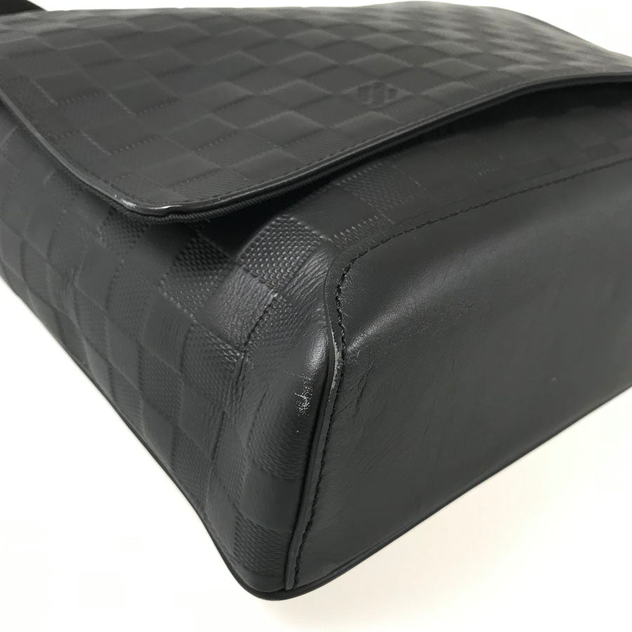 LOUIS VUITTON Damier Amphini District MM N41038 Shoulder bag