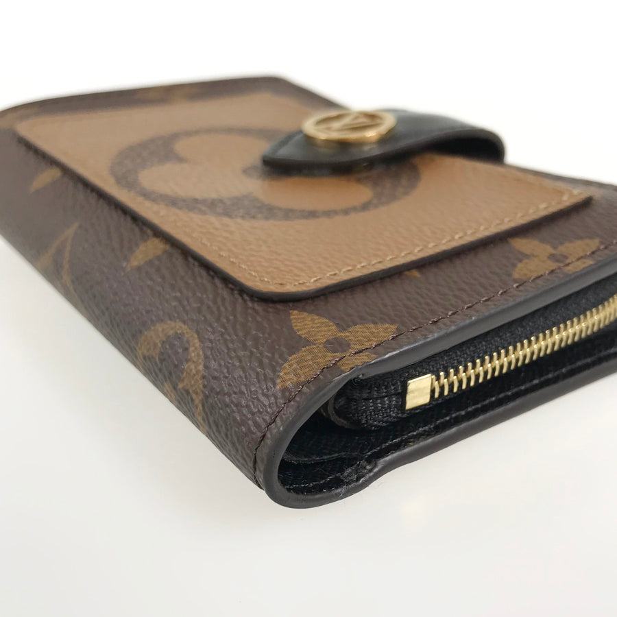 LOUIS VUITTON wallet