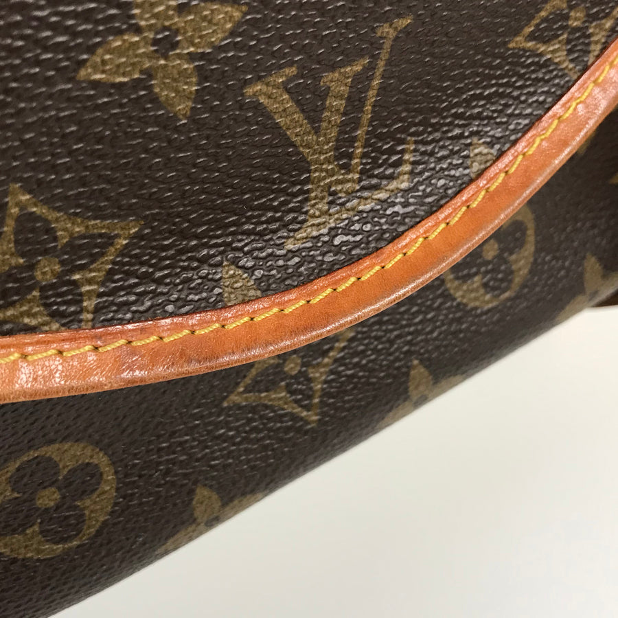 LOUIS VUITTON Monogram Saumur 43 M42252 Shoulder bag
