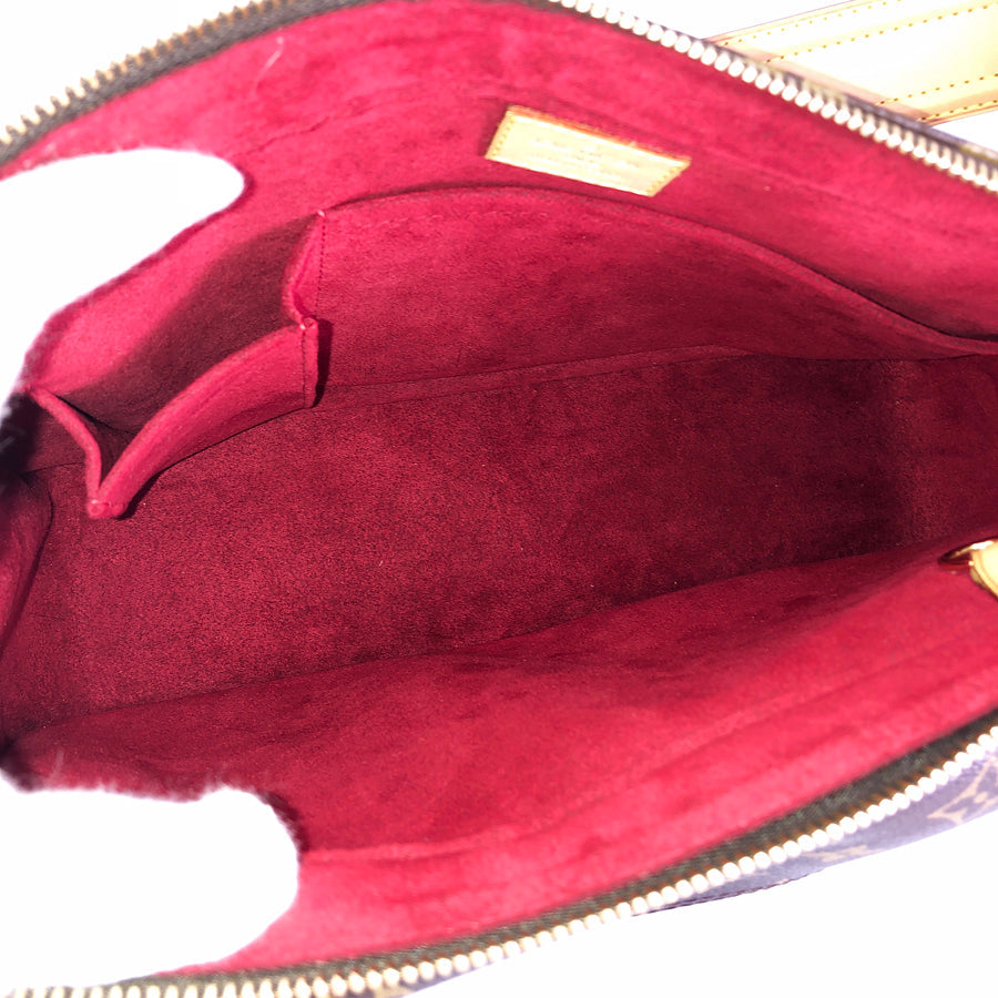 LOUIS VUITTON Shoulder Bag