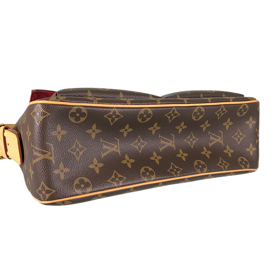 LOUIS VUITTON Shoulder Bag
