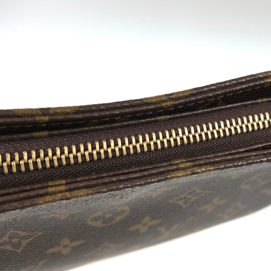 LOUIS VUITTON Shoulder Bag