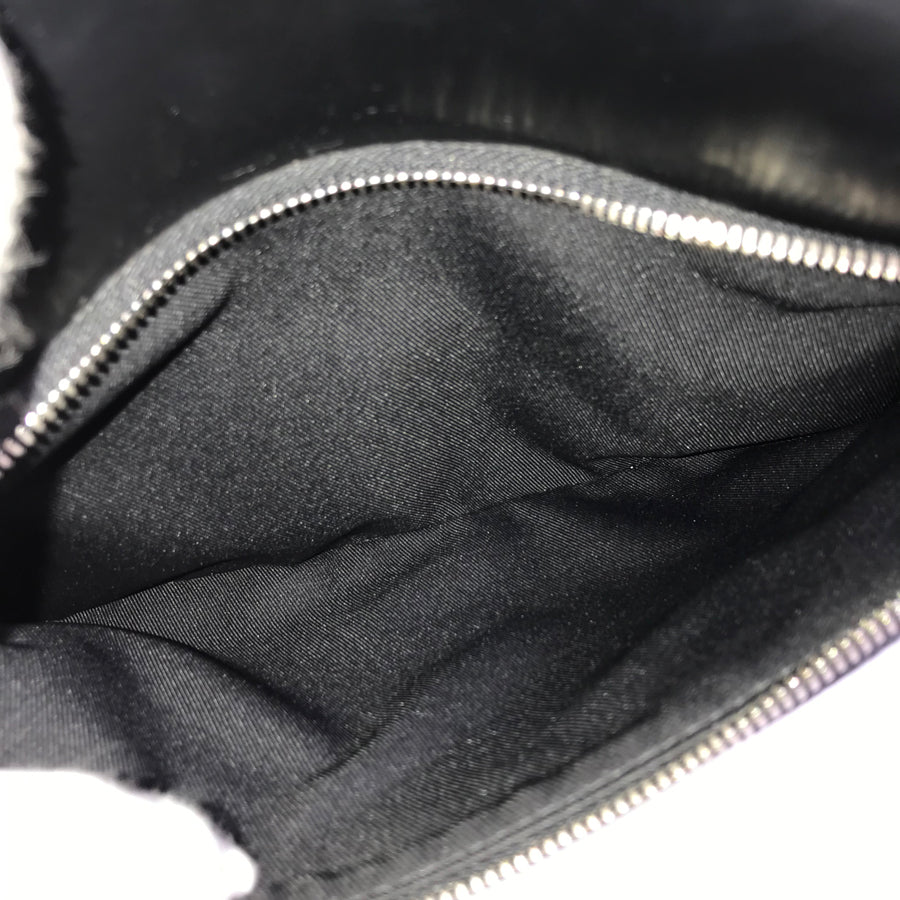 LOUIS VUITTON Shoulder Bag