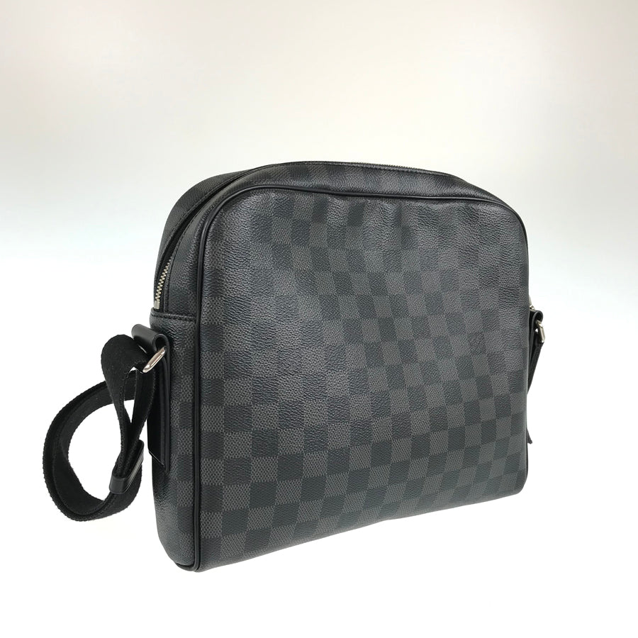LOUIS VUITTON Shoulder Bag
