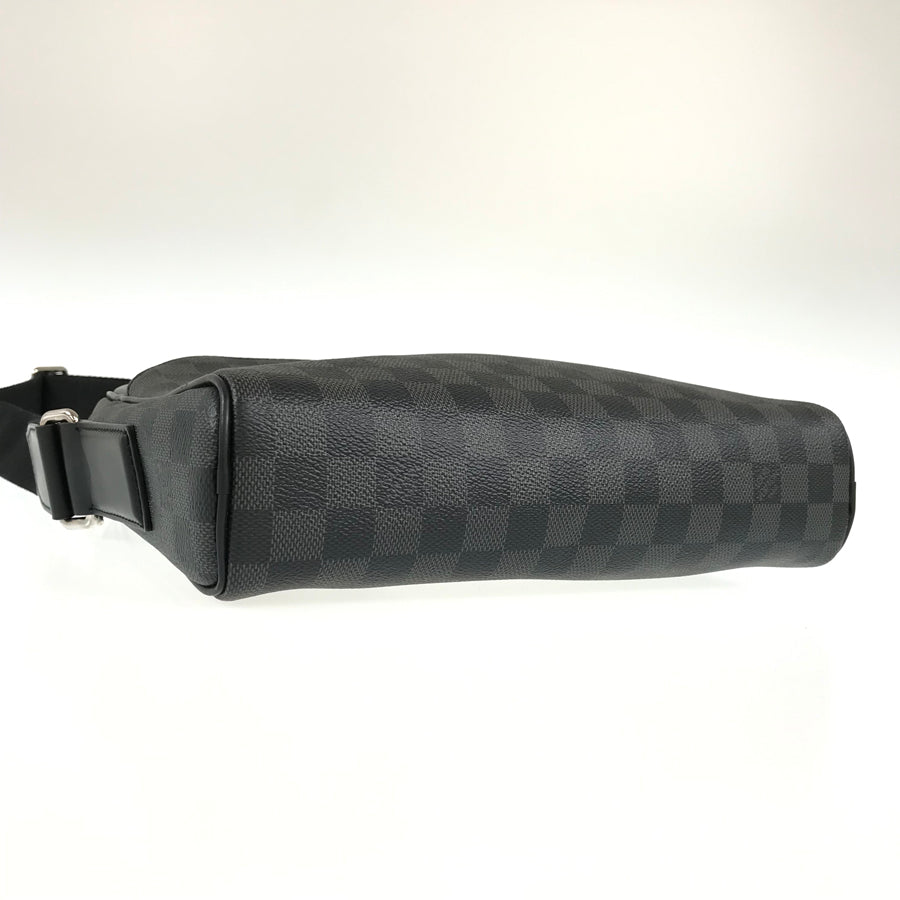 LOUIS VUITTON Shoulder Bag