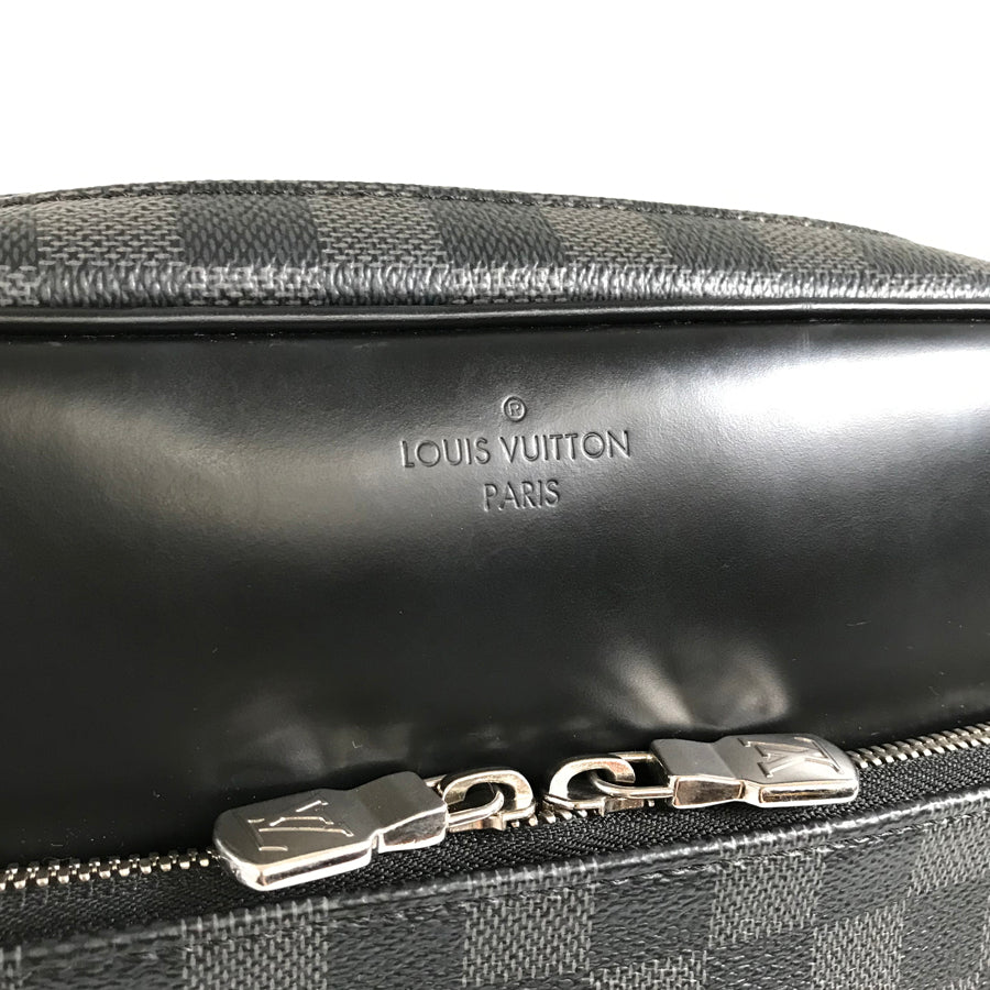 LOUIS VUITTON Shoulder Bag