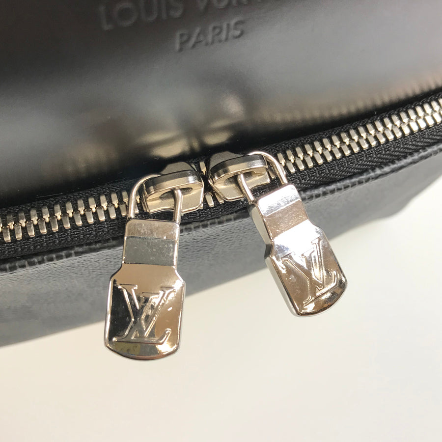 LOUIS VUITTON Shoulder Bag