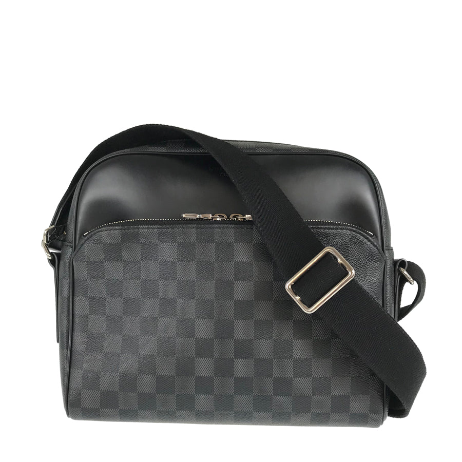 LOUIS VUITTON Shoulder Bag