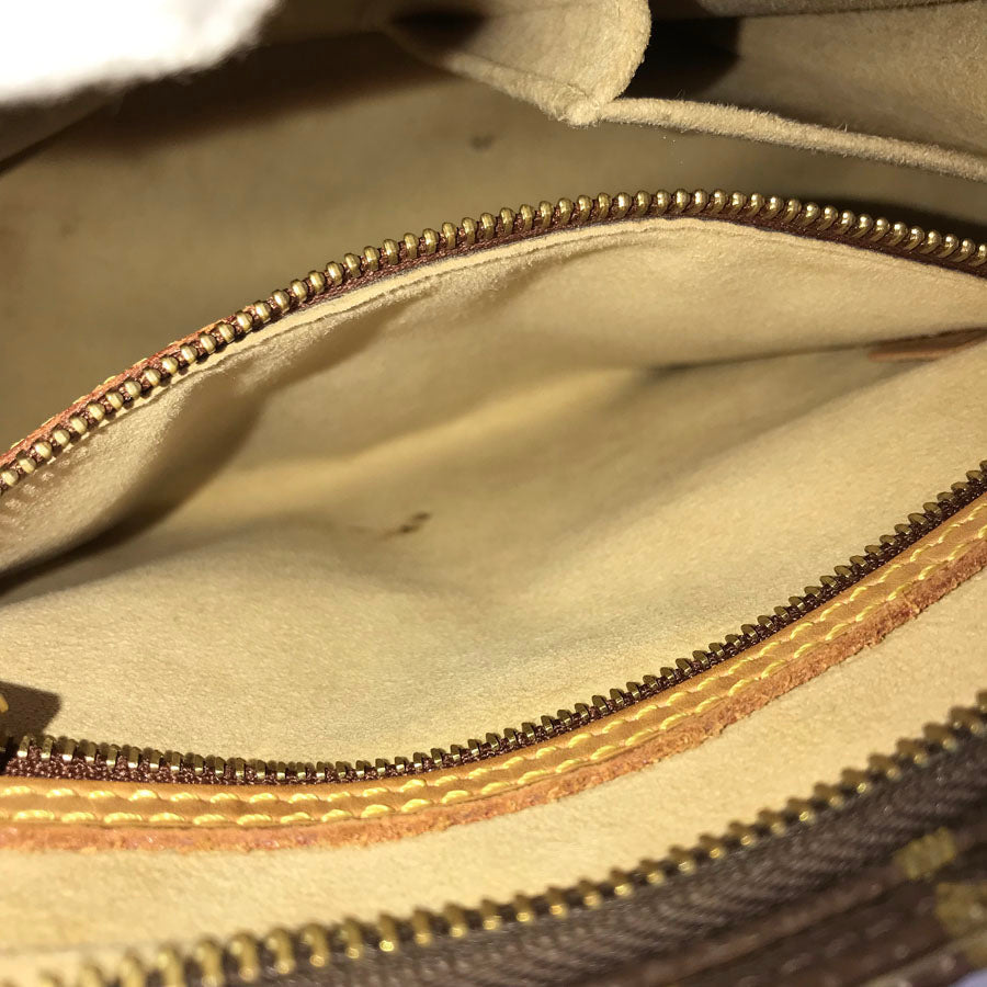 LOUIS VUITTON Monogram looping MM Shoulder Bag