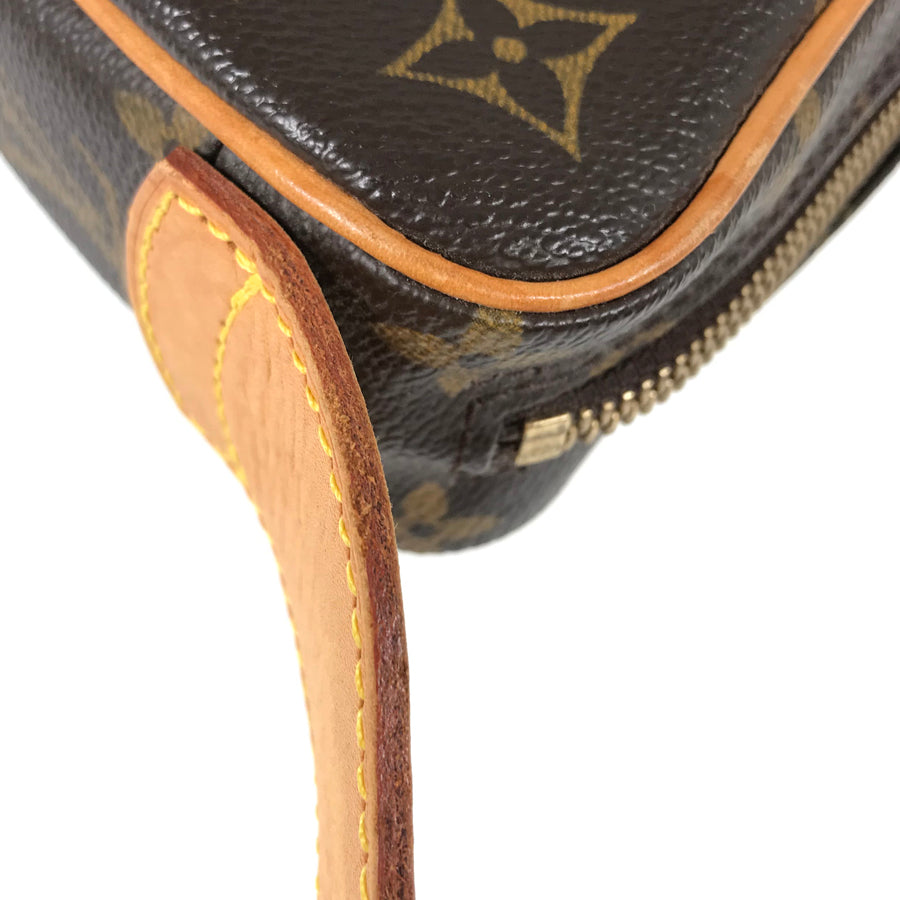 LOUIS VUITTON Monogram croissant MM Shoulder Bag